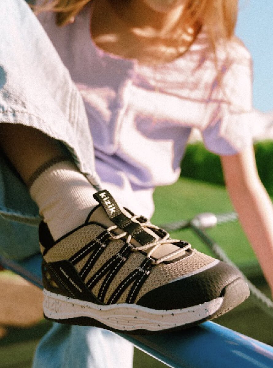 Little Kid Hands-Free Shoes