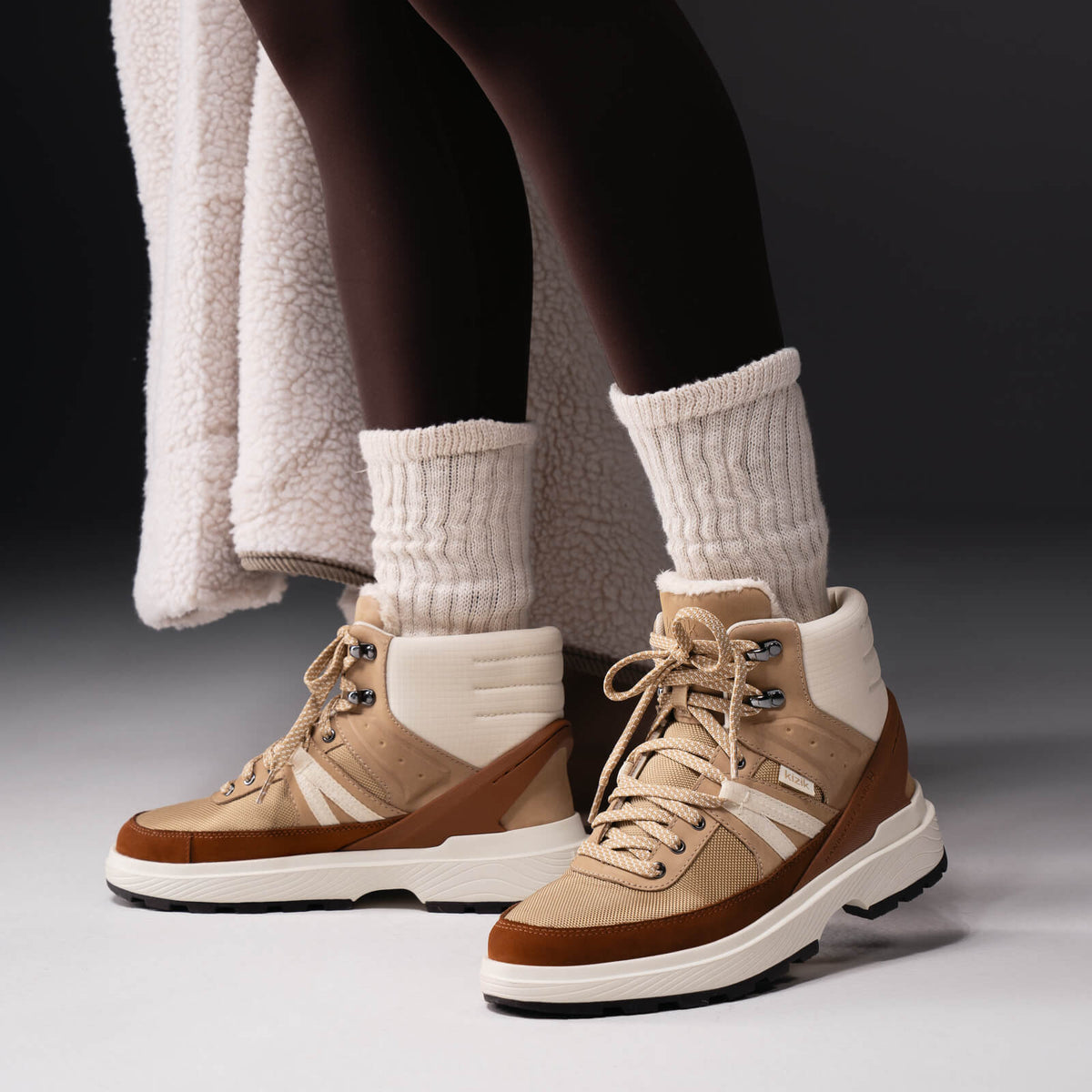 Women's Hands-Free Outdoor Shoes